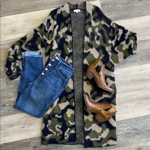 Camoflauge Cardigan - Picture 3 of 5